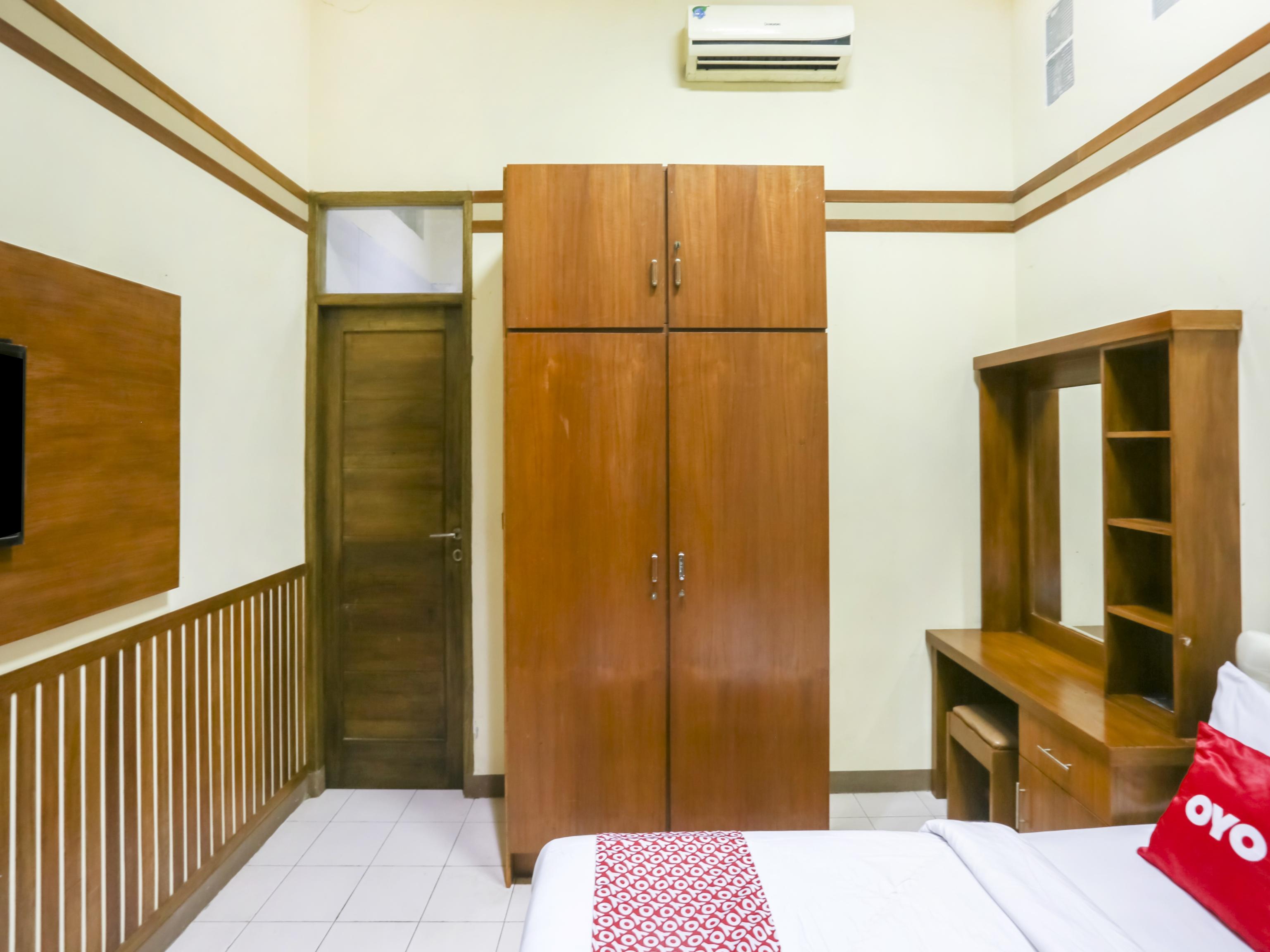 Oyo 90066 Tobana Pejaten House Giacarta Esterno foto